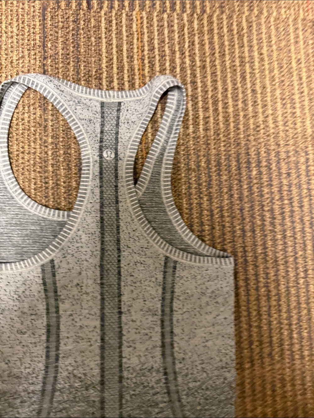 🩶🤍lululemon athletica Gray Ombre Swiftly Tech Racerback Tank Top Sz 2🤍🩶 - Picture 3 of 6